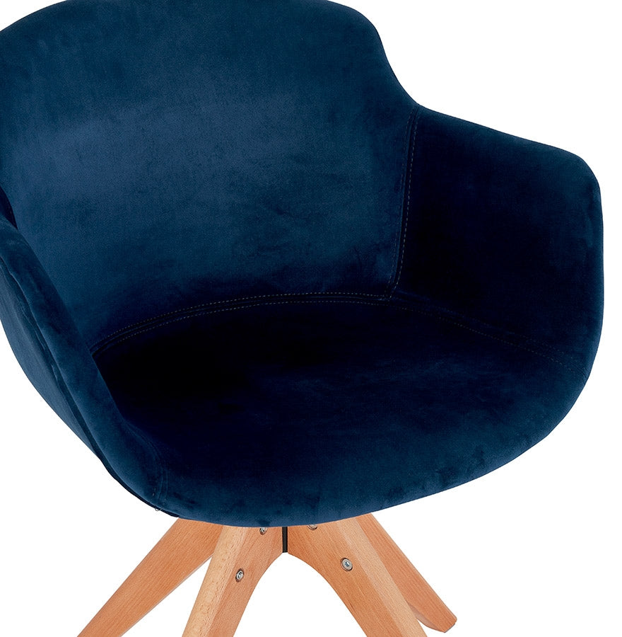 Velouria | Luxe fauteuil met armleuningen - elegant design - natuurlijk hout