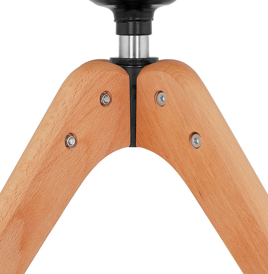 Velouria | Luxe fauteuil met armleuningen - elegant design - natuurlijk hout