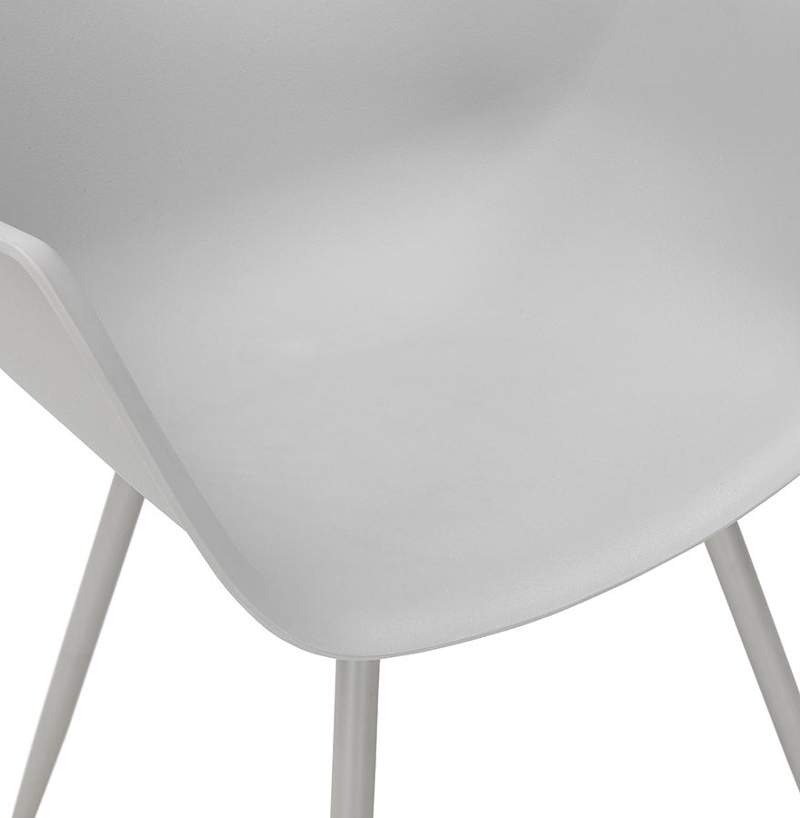 Veloria | Luxe designstoel met armleuningen – stijlvol en comfortabel