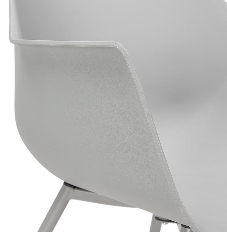 Veloria | Luxe designstoel met armleuningen – stijlvol en comfortabel