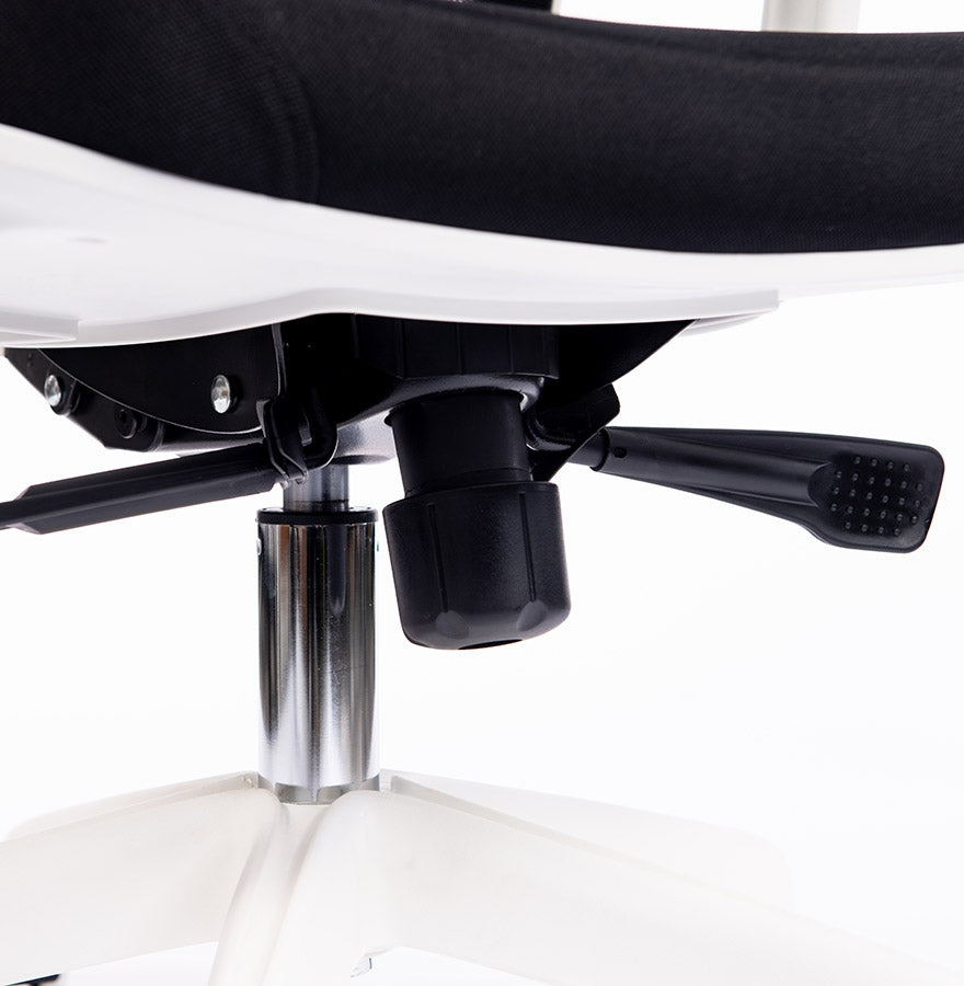 Vintara | Luxe bureaustoel met zwart stof en wit frame-OfficeKing