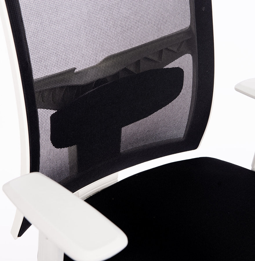 Vintara | Luxe bureaustoel met zwart stof en wit frame-OfficeKing
