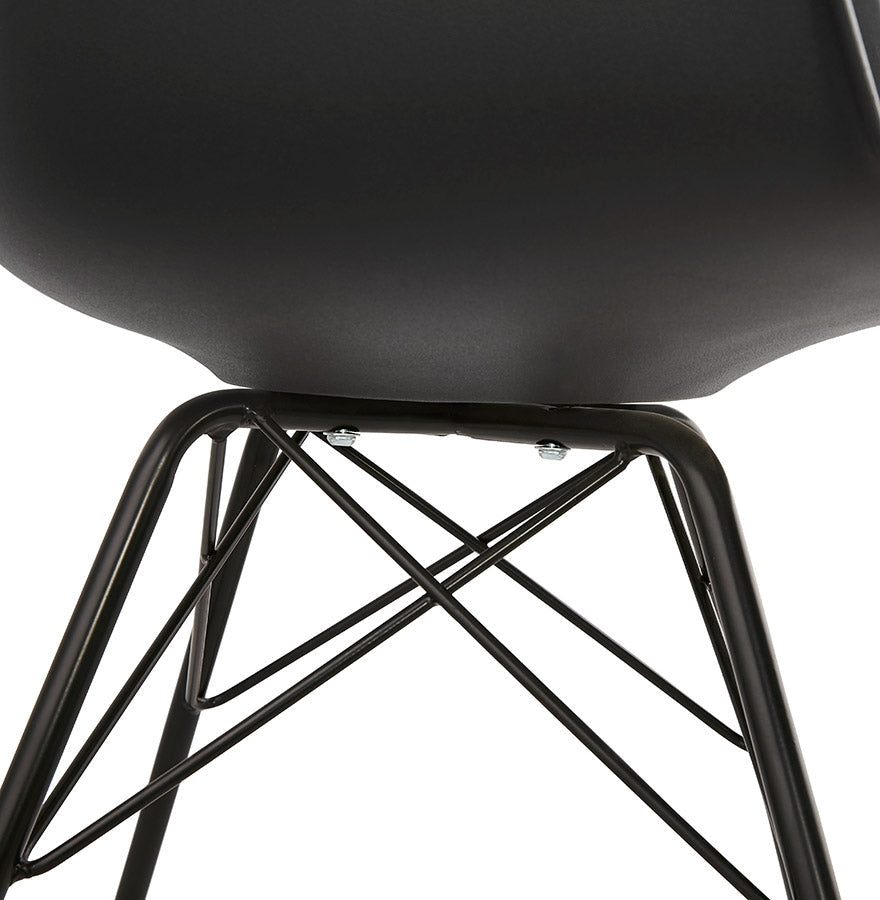 Salyra | Luxe fauteuil met armleuningen – industrieel ontwerp