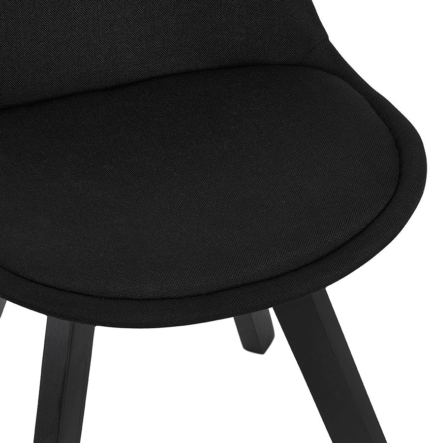 Virelle | Luxe zwarte stoffen en houten stoel – stijlvol en comfortabel