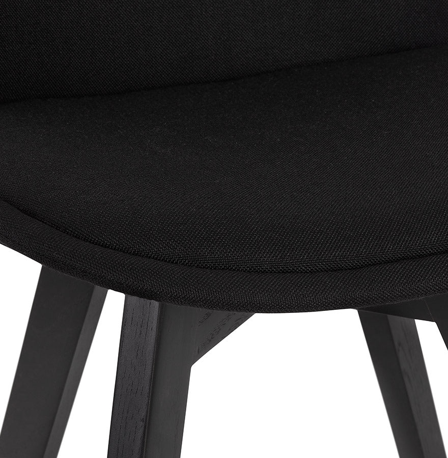 Virelle | Luxe zwarte stoffen en houten stoel – stijlvol en comfortabel