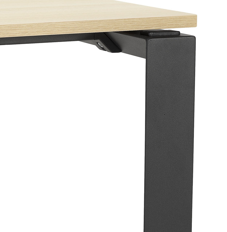 Brevira | Luxe vergadertafel met natuurlijke afwerking en zwart metaal - 140x140 cm