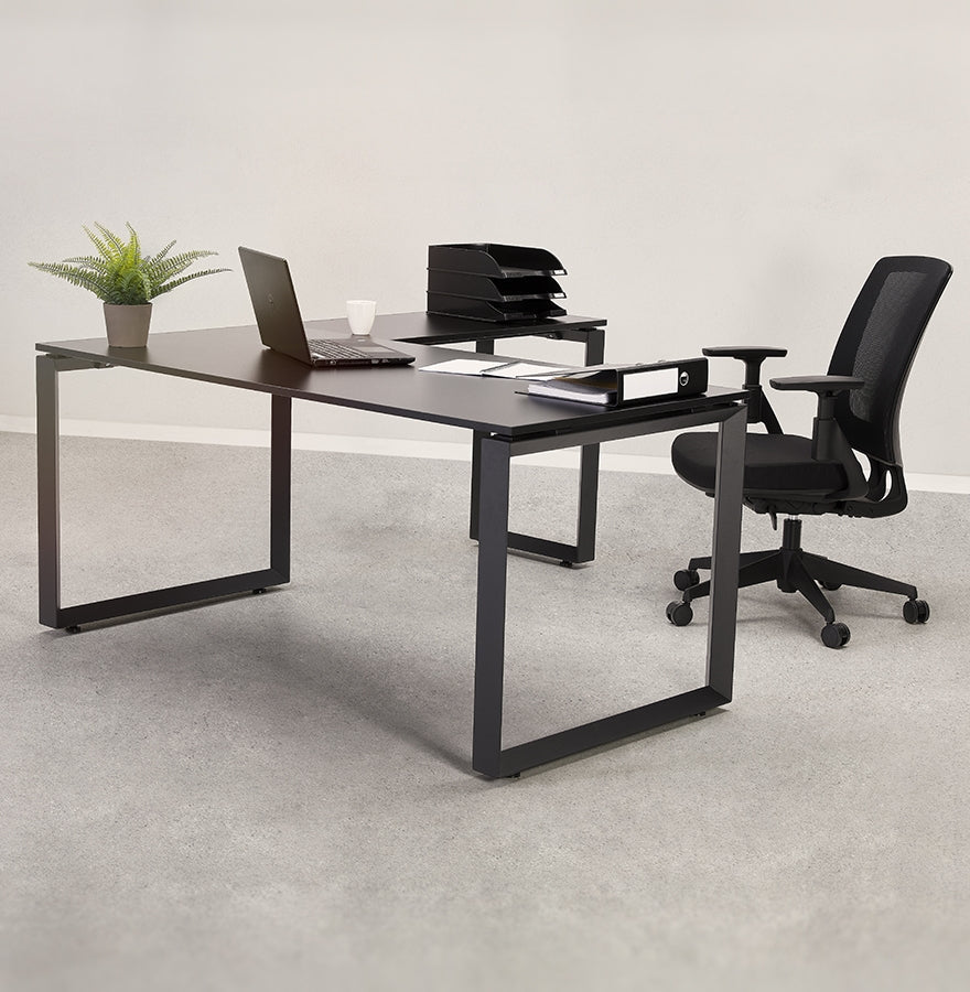 Alurea | Luxe vergadertafel met notenhout en zwart metaal – 140x140 cm