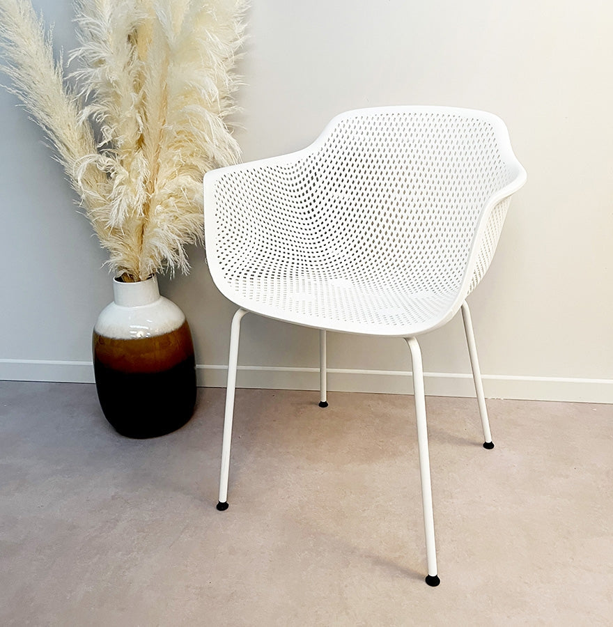 Drakara | Elegante geperforeerde stoel met armleuningen voor binnen en buiten-OfficeKing