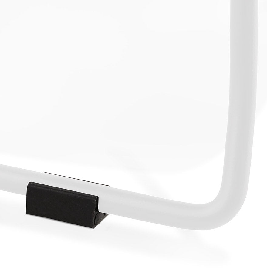 Alurea | Elegante witte stoel met metalen poten-OfficeKing