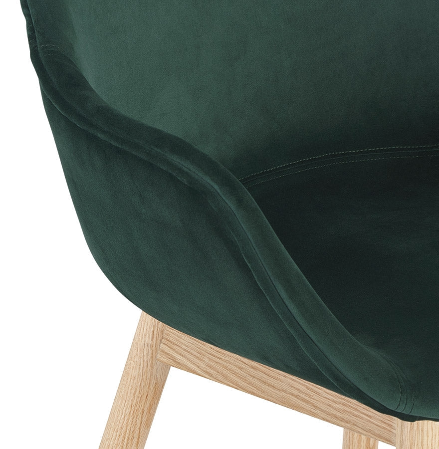 Velora | Luxe fluwelen stoel met armleuningen – natuurlijk hout