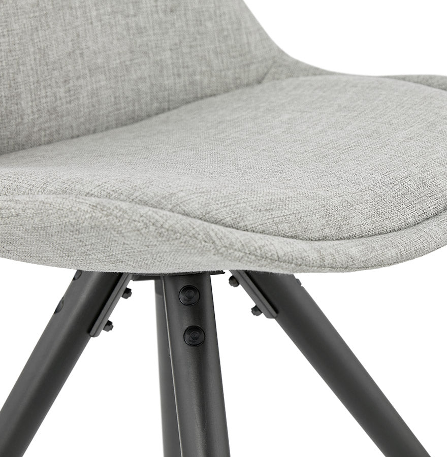 Gravitas | Luxe grijze stoel met zwarte poten – modern design-OfficeKing