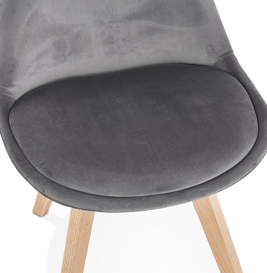 Vistara | Luxe grijze fauteuil met natuurlijke houtstructuur