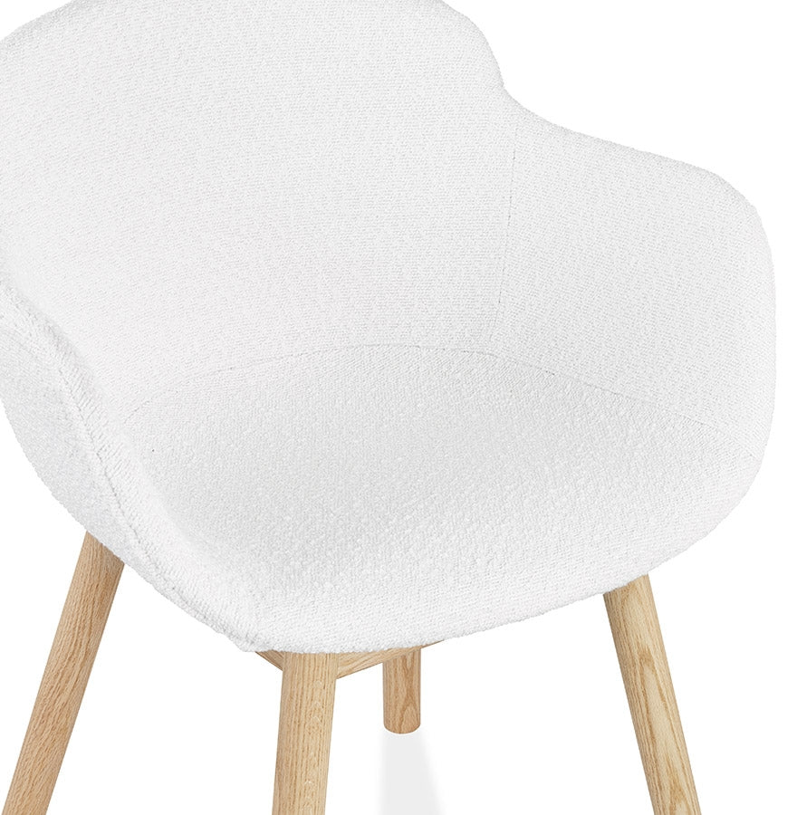 Moutou Luxe | Armchair with soft white terry and natural wood legs - Elegant comfort