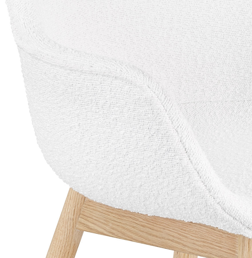 Moutou Luxe | Armchair with soft white terry and natural wood legs - Elegant comfort