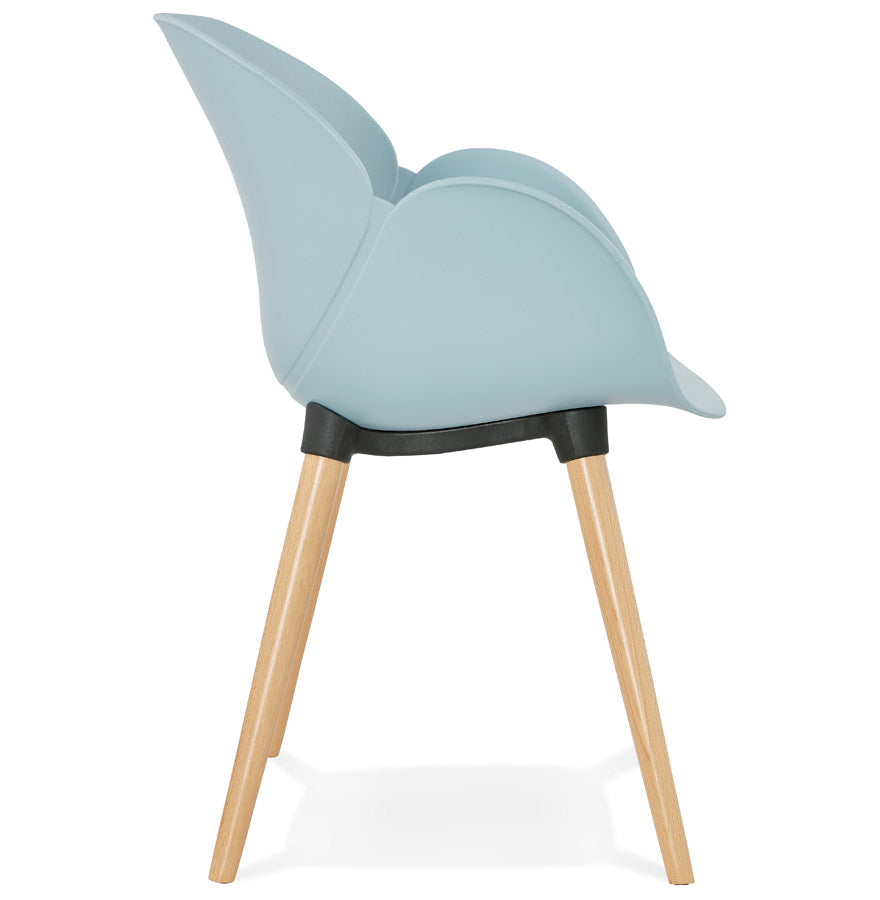 Nordique | Luxe blauwe designstoel met houten poten