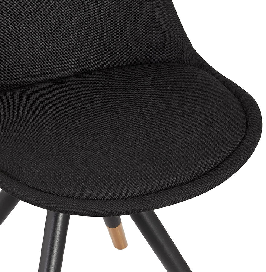Nostalgique | Luxe fauteuil en tissu noir et bois - Élégance intemporelle