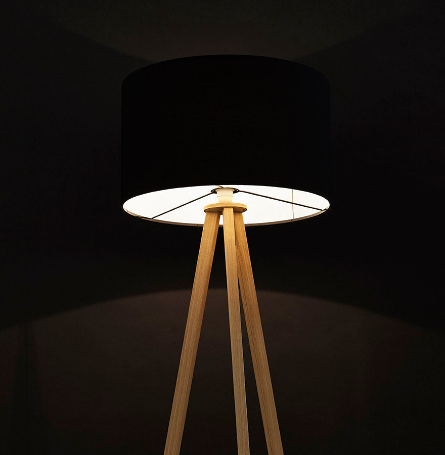 Lunara | Elegante vloerlamp met drie natuurlijke poten-OfficeKing